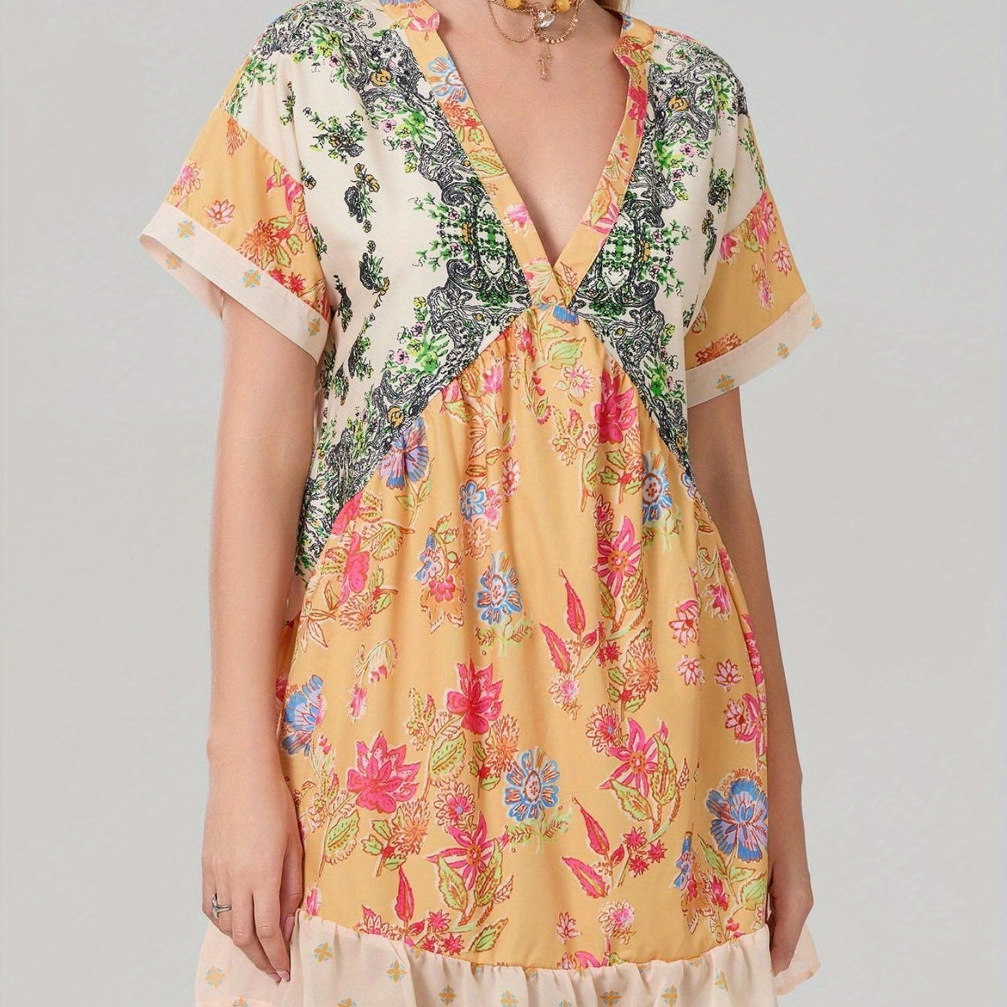 Women'S Bohemian Floral Print V-Neck Short Sleeve Dress with Pockets - Flowy A-Line Mini Dress in Red, Beige & Blue, Perfect for Summer & Casual Outings, Bohemian Dress